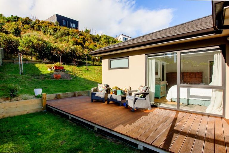 Photo of property in 24 Queen Charlotte Drive, Aotea, Porirua, 5024