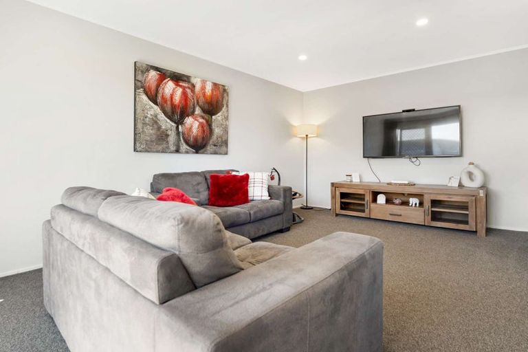 Photo of property in 112a Queen Street, Waiuku, 2123