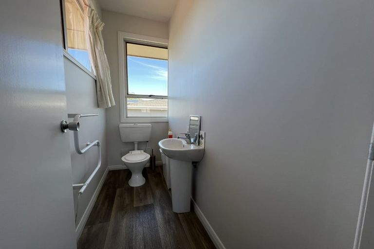 Photo of property in 39 Searells Road, Strowan, Christchurch, 8052