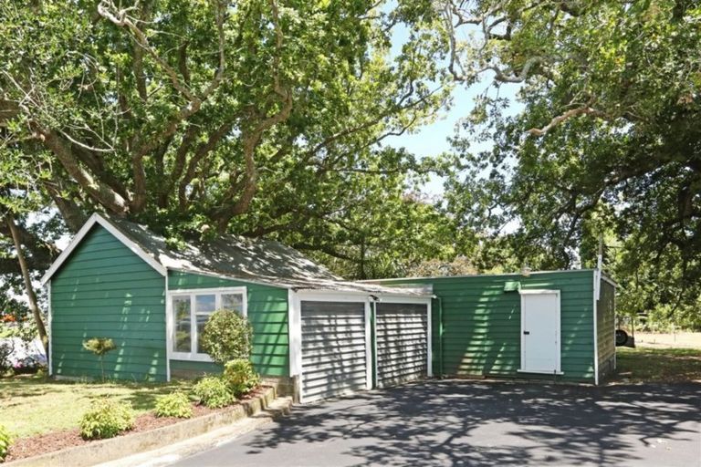 Photo of property in 38 Kitchener Road, Waiuku, 2123