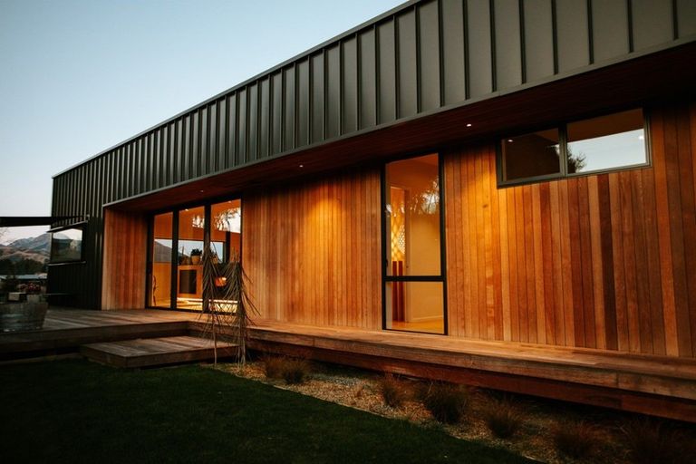Photo of property in 8 Nokomai Street, Wanaka, 9305