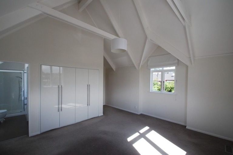 Photo of property in 41 Farm Road, Northland, Wellington, 6012