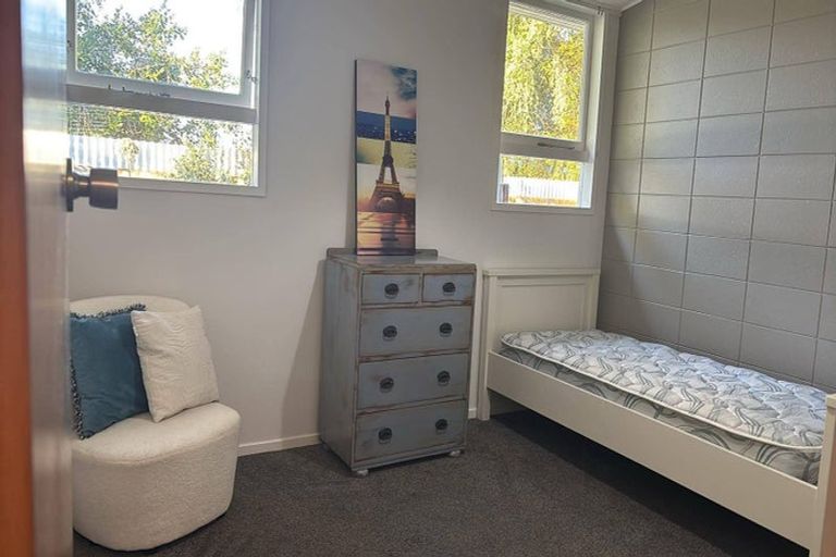 Photo of property in 10 Clendon Court, Roslyn, Palmerston North, 4414