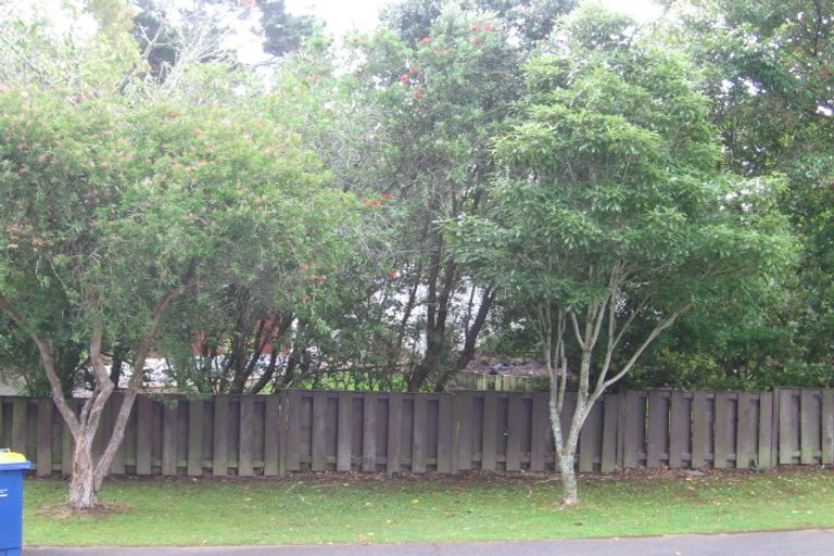 Photo of property in 92 Kemp Road, Massey, Auckland, 0614