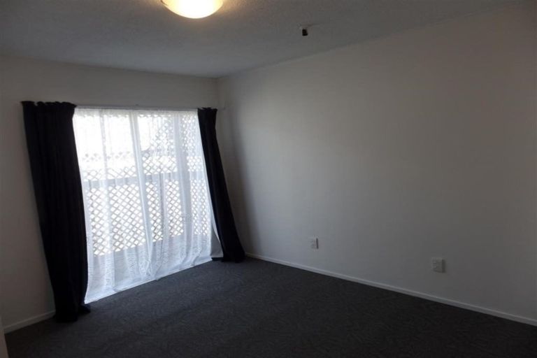 Photo of property in 14 Helena Street, Massey, Auckland, 0614