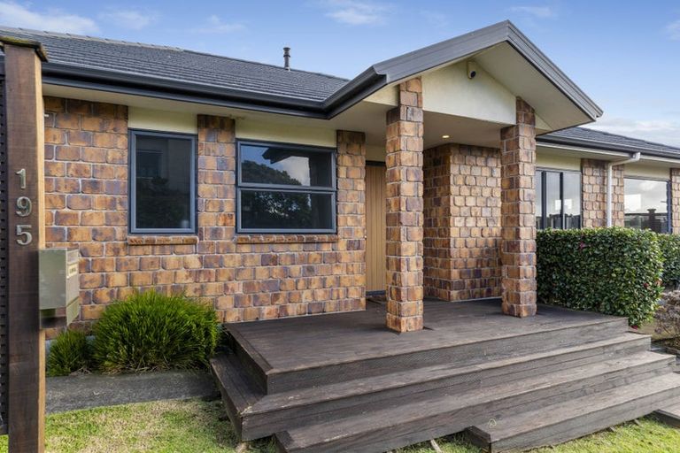 Photo of property in 195 Heta Road, Highlands Park, New Plymouth, 4312