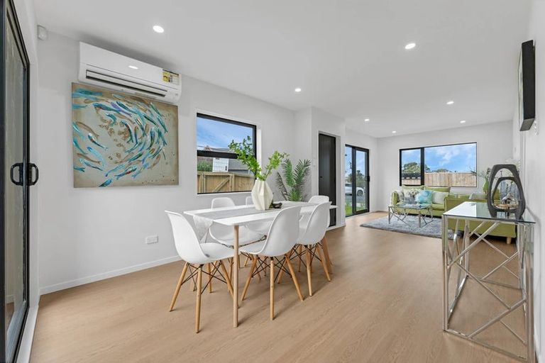 Photo of property in 163a Bradbury Road, Botany Downs, Auckland, 2010
