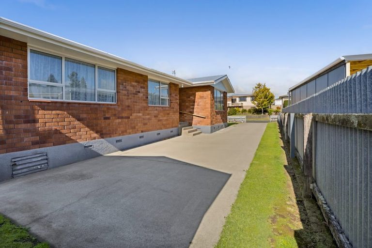 Photo of property in 14 Kauri Street, Merrilands, New Plymouth, 4312