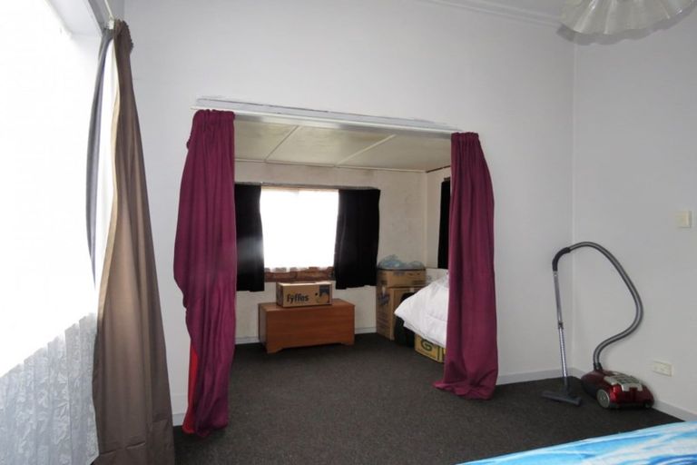 Photo of property in 127 Peel Street, Westport, 7825