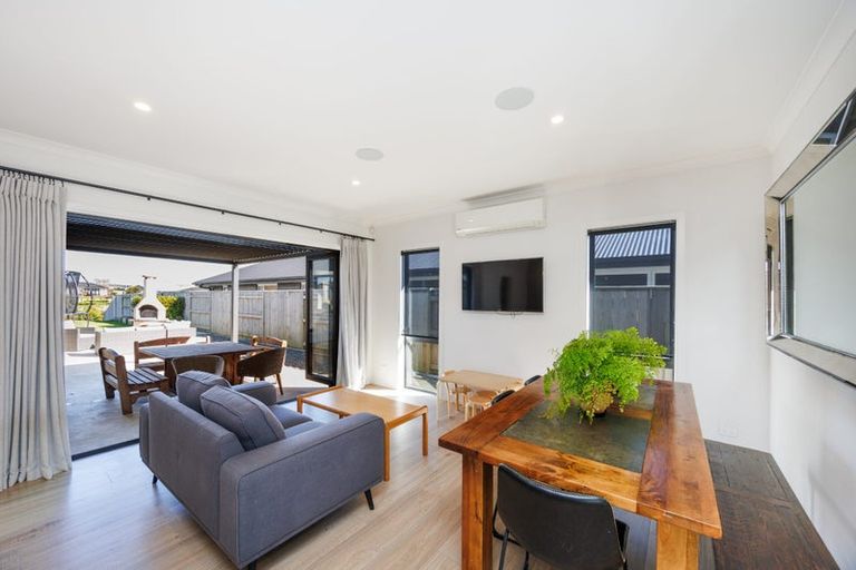 Photo of property in 29 Sardinia Grove, Fitzherbert, Palmerston North, 4410