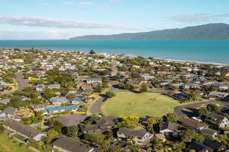 Photo of property in 20 Olive Terrace, Paraparaumu Beach, Paraparaumu, 5032
