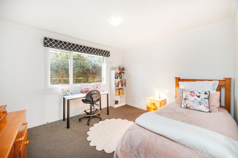 Photo of property in 18b Galea Grove, Kelvin Grove, Palmerston North, 4414