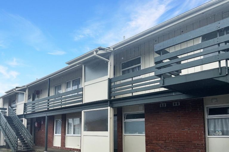 Photo of property in 2/12 Trevethick Grove, Woburn, Lower Hutt, 5010