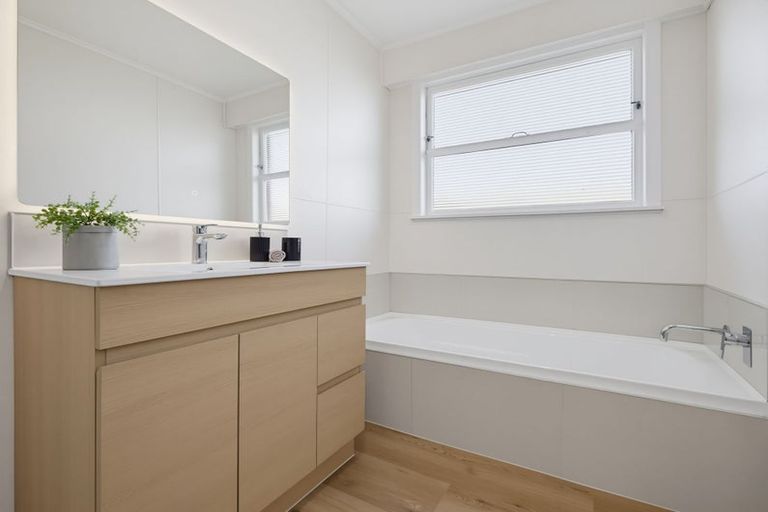 Photo of property in 6 Joanna Place, Deanwell, Hamilton, 3206