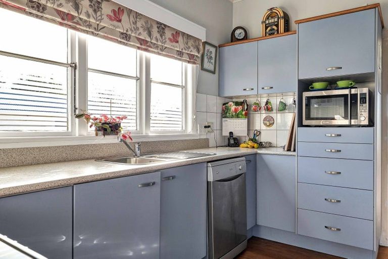 Photo of property in 11 Miranda Street, Stratford, 4332