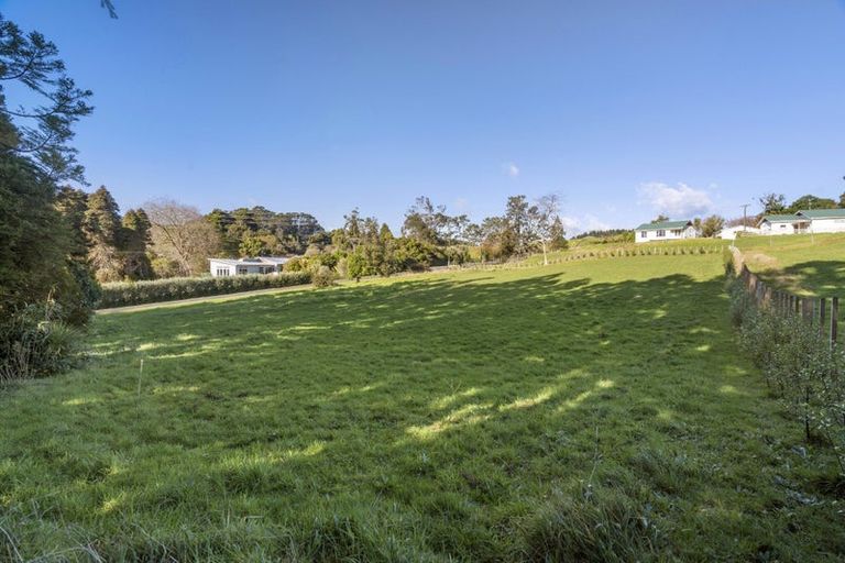 Photo of property in 60 Saxton Road, Upper Vogeltown, New Plymouth, 4371
