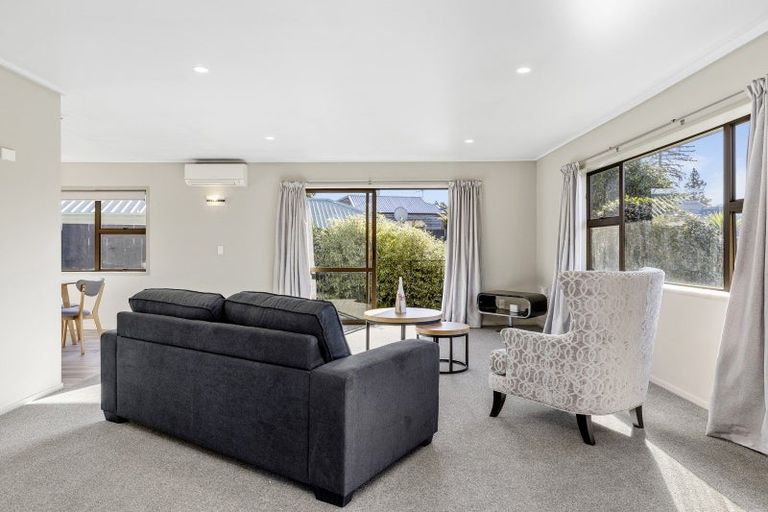 Photo of property in 7 Kathleen Place, Rainbow Point, Taupo, 3330