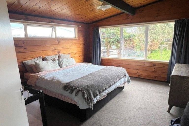 Photo of property in 70 Cypress Drive, Maungaraki, Lower Hutt, 5010