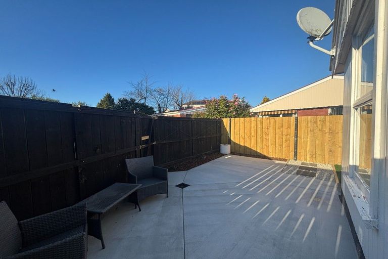 Photo of property in 2/28 Hampton Place, Burnside, Christchurch, 8053