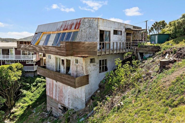 Photo of property in 4 Puketiro Avenue, Northland, Wellington, 6012