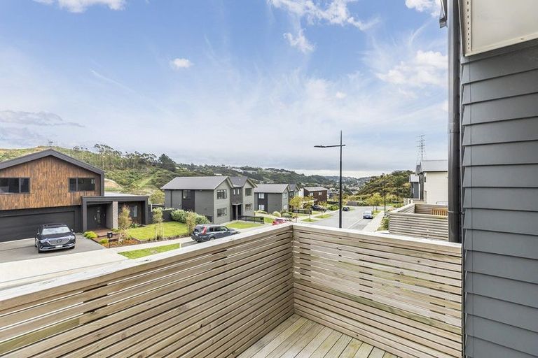 Photo of property in 15 Holystone Road, Whitby, Porirua, 5024