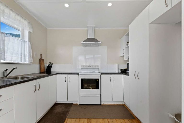 Photo of property in 11 Clyde Street, Utuhina, Rotorua, 3015