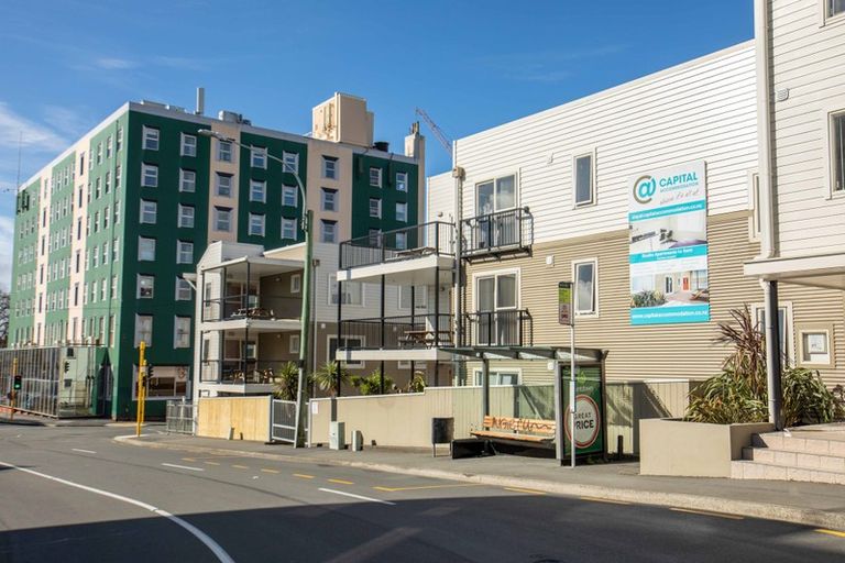 Photo of property in 363u1 Willis Street, Mount Cook, Wellington, 6011