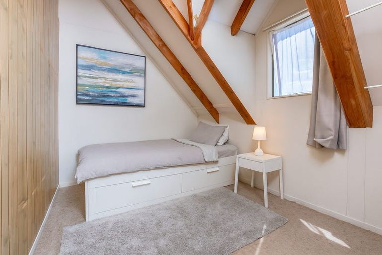 Photo of property in 34 The Avenue, Albany, Auckland, 0632