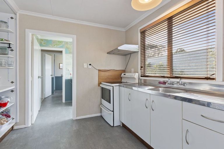 Photo of property in 6 Omata Road, Westown, New Plymouth, 4310