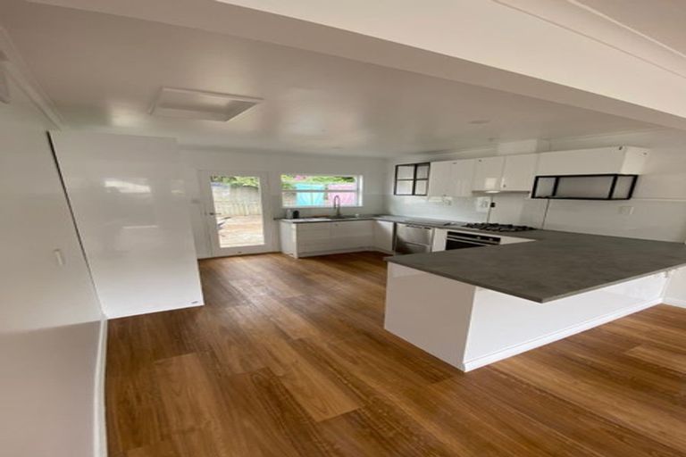 Photo of property in 1/17 The Parade, Island Bay, Wellington, 6023