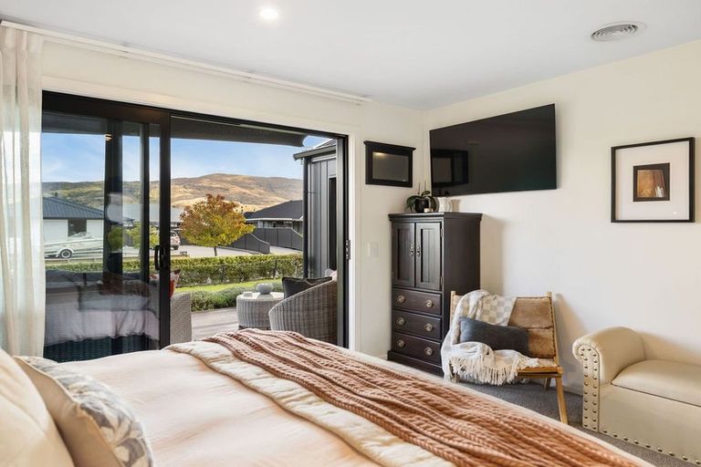 Photo of property in 1 Guano Crescent, Cromwell, 9310