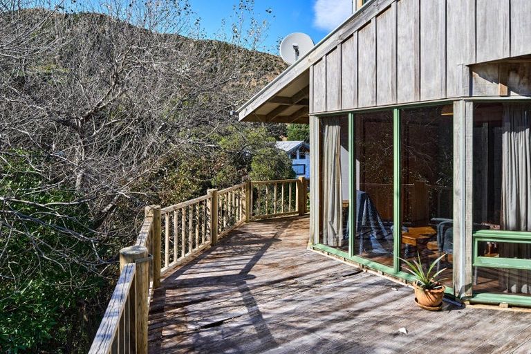 Photo of property in 21 Wellington Road, Paekakariki, 5034