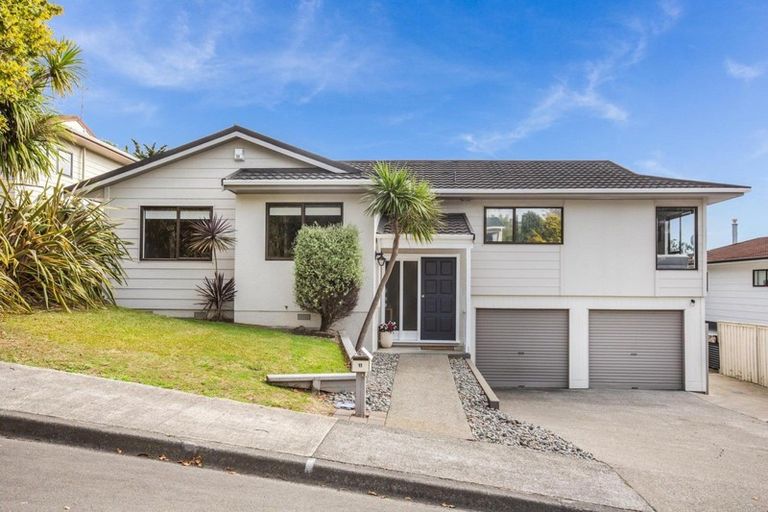 Photo of property in 11 Picketboat Lane, Whitby, Porirua, 5024