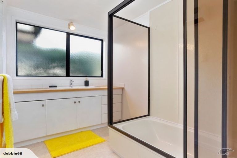 Photo of property in 17 Northfield Road, Waitakere, Auckland, 0816
