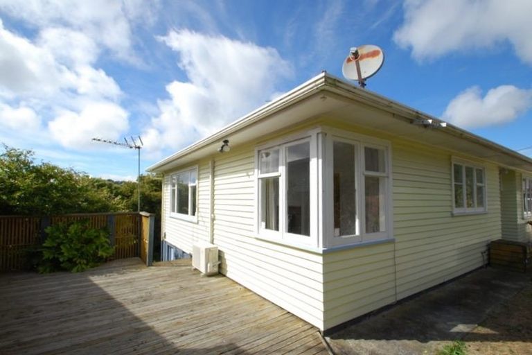 Photo of property in 127 Broderick Road, Johnsonville, Wellington, 6037