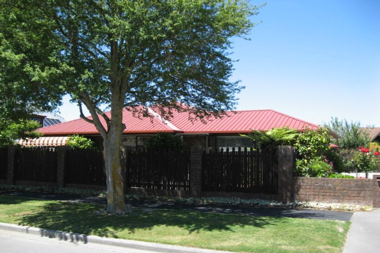 Photo of property in 3 Greystoke Lane, Avonhead, Christchurch, 8042