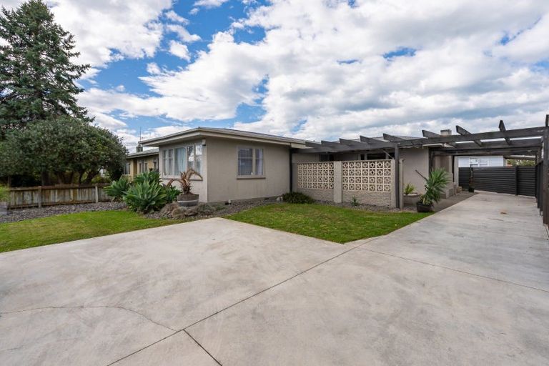 Photo of property in 1 Fleming Crescent, Maraenui, Napier, 4110