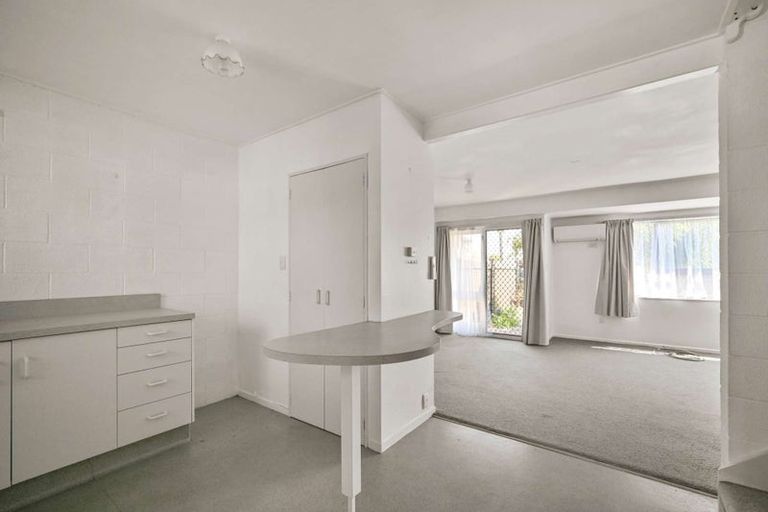 Photo of property in 2/2 Whitehead Road, Hastings, 4122