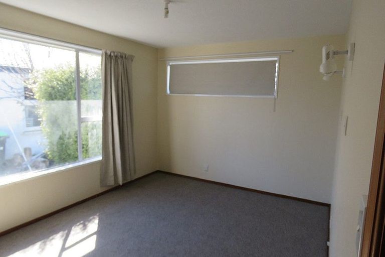 Photo of property in 52 Waimairi Road, Upper Riccarton, Christchurch, 8041