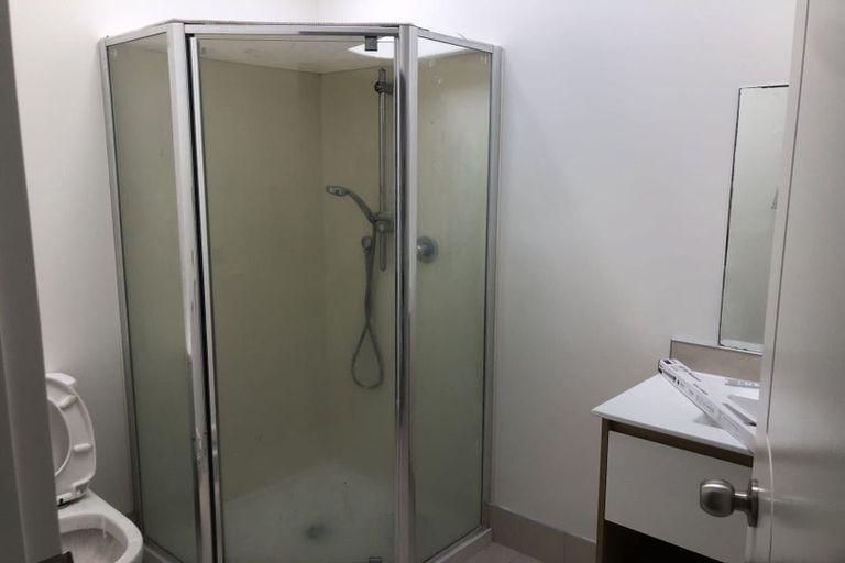 Photo of property in 30 Darcy Place, Massey, Auckland, 0614