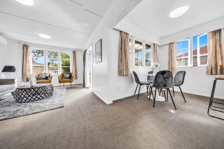 Photo of property in 1/15 Kent Road, Manurewa, Auckland, 2102