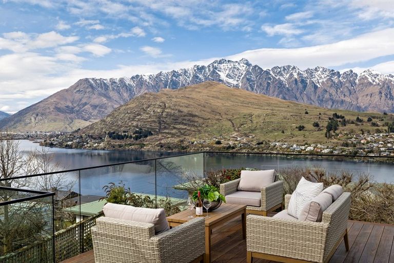Photo of property in 70 Hensman Road, Queenstown, 9300