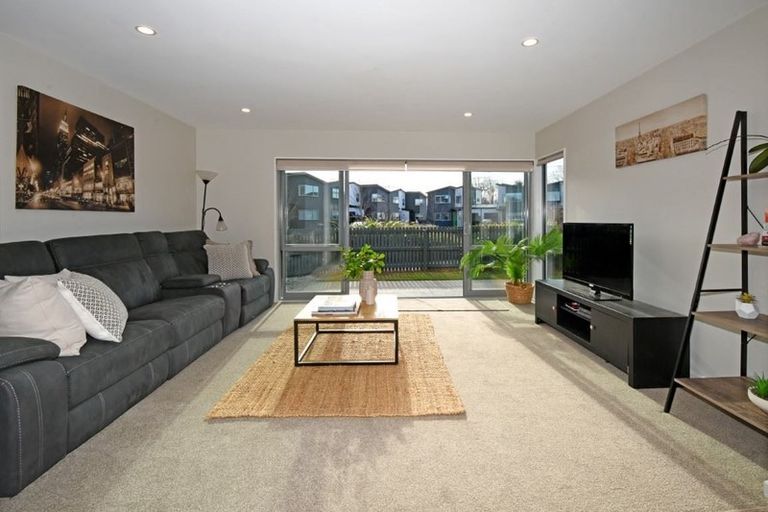 Photo of property in 1 Longueval Lane, Broomfield, Christchurch, 8042