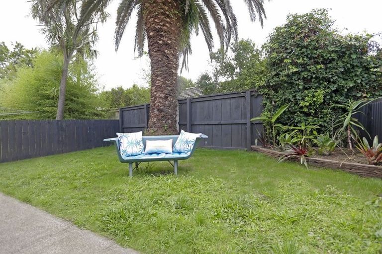 Photo of property in 7/1 Pine Street, New Lynn, Auckland, 0600