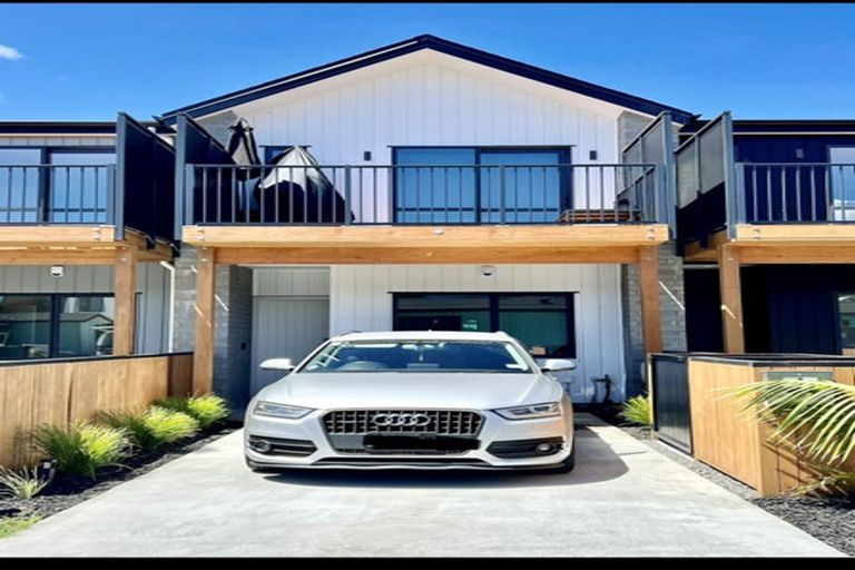 Photo of property in 6 Parenga Lane, Kumeu, 0810