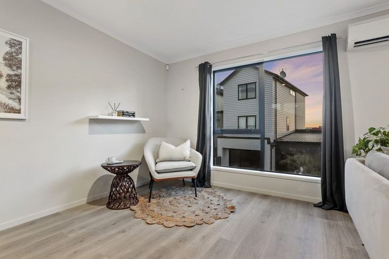 Photo of property in 18 Kerewhenua Crescent, Hobsonville, Auckland, 0616