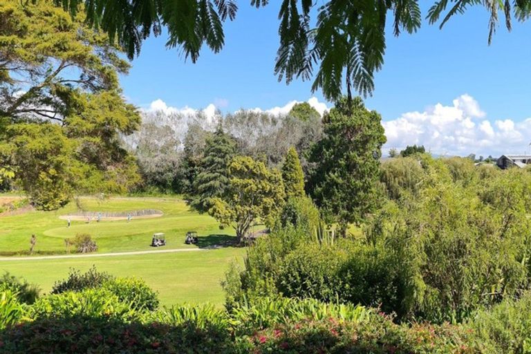 Photo of property in 10 Links View Drive, Omokoroa, 3114