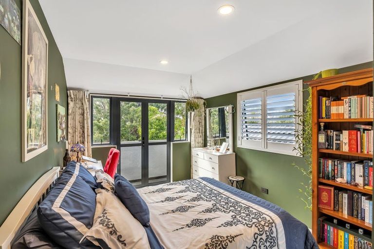 Photo of property in 3 San Ambrosio Rise, Henderson, Auckland, 0612