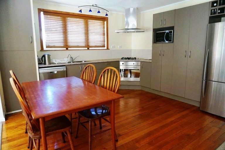 Photo of property in 35 Birdwood Road, Swanson, Auckland, 0612