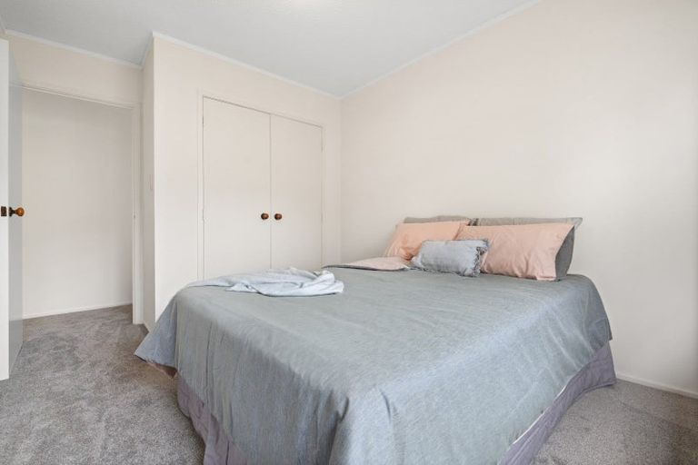 Photo of property in 5 Redmount Place, Red Hill, Papakura, 2110